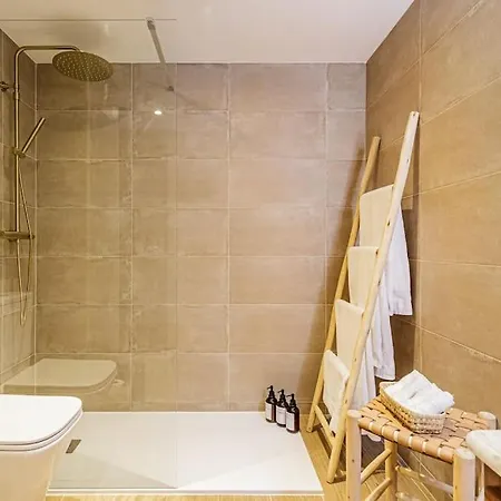 Seaview Flat In Center *