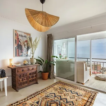 Seaview Flat In Center